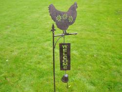 Metal Garden Welcome Bell Stake - Chicken